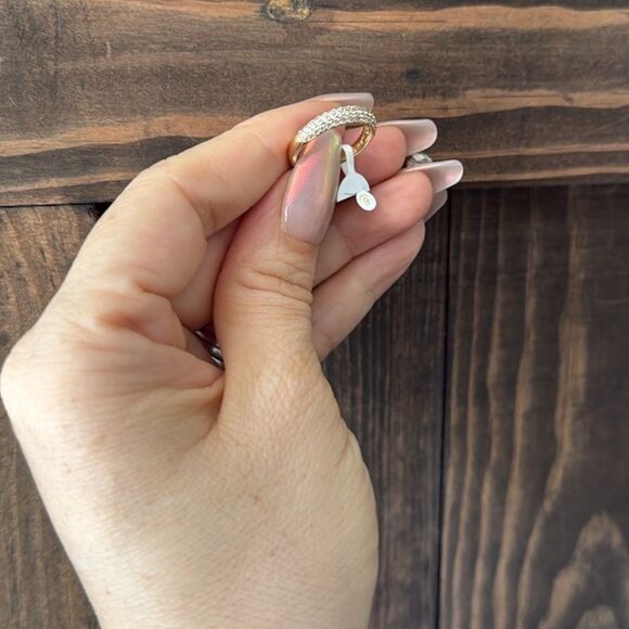 Elegant 14K Gold Plated Zirconia Ring - Picture 4 of 9